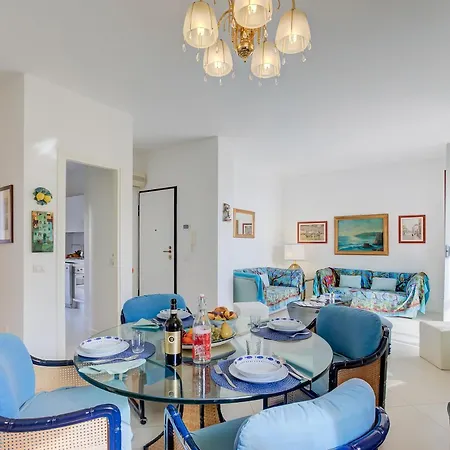 Apartment Rhapsody By The Sea - Happy