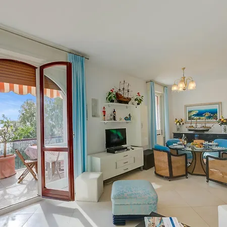 Apartment Rhapsody By The Sea - Happy *
